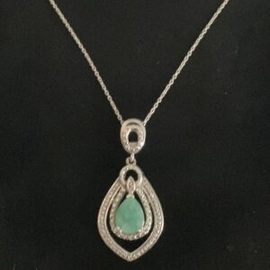 New Adventurine and diamond jeweler made necklace 925 in box